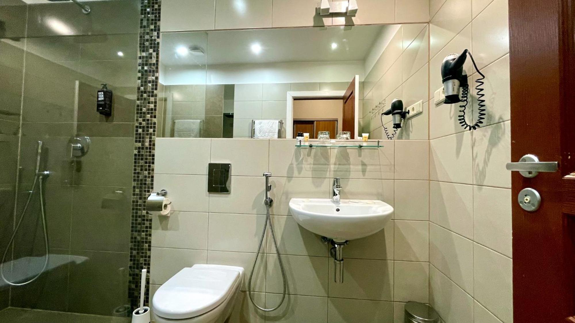 Riga Unimars Hotel Eksteriør billede